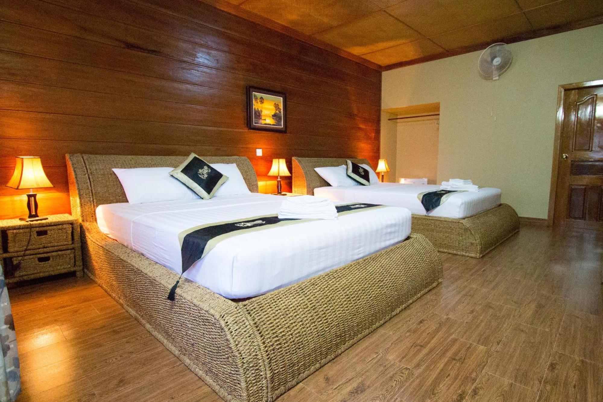 Atmaland Resort Kep Bilik gambar