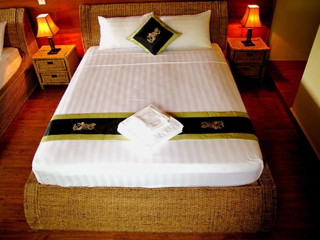 Atmaland Resort Kep Bilik gambar