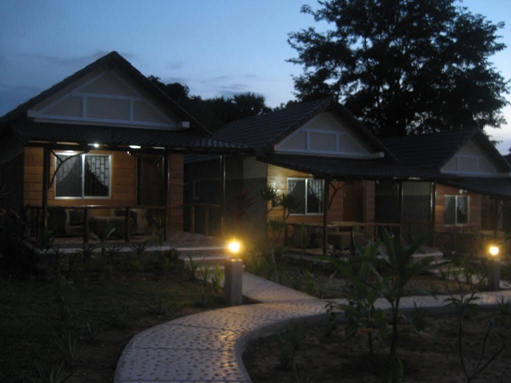 Atmaland Resort Kep Luaran gambar